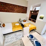 For A Memorable In Lisbon, Ideal For Tourists Апартаменти